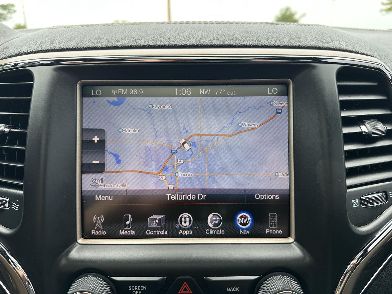 Vehicle photo 26