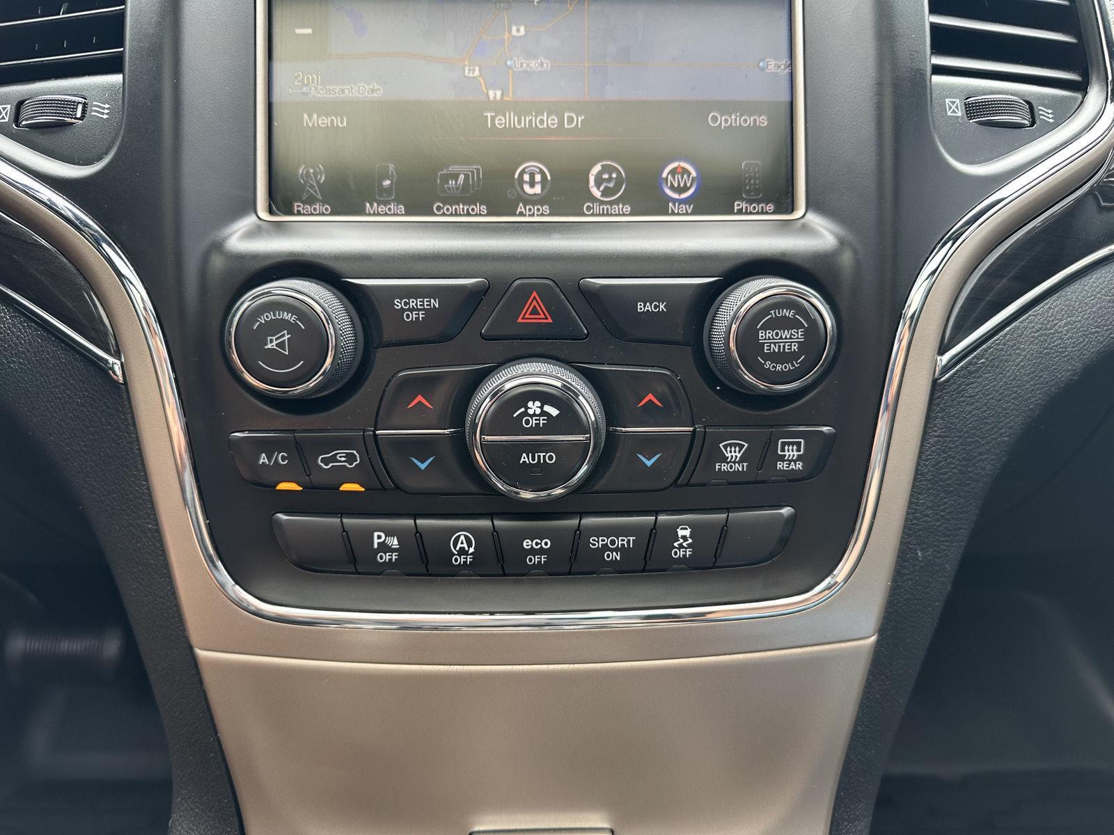 Vehicle photo 28