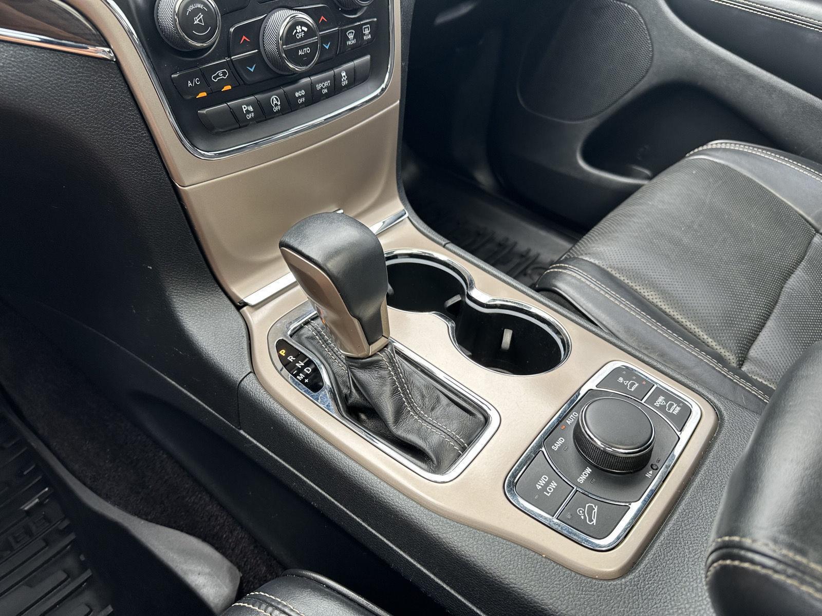 Vehicle photo 32