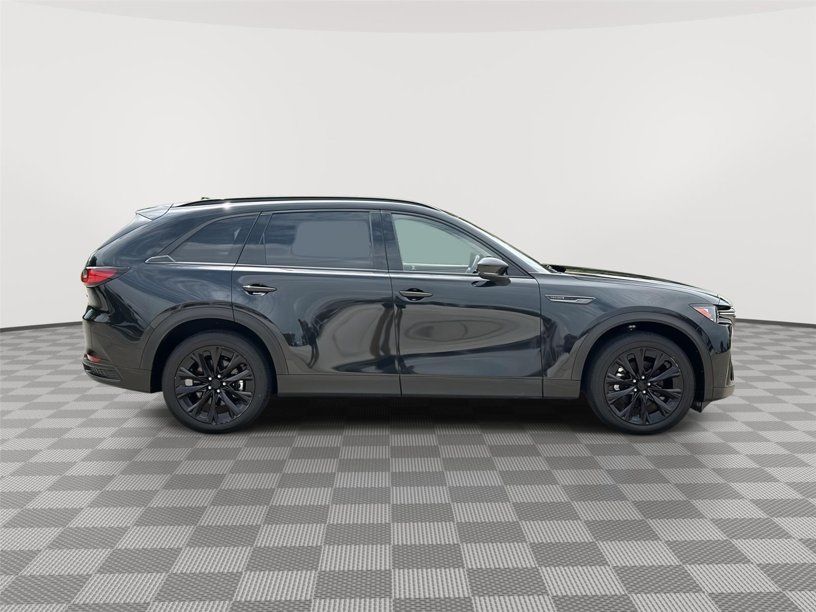 Vehicle photo 6