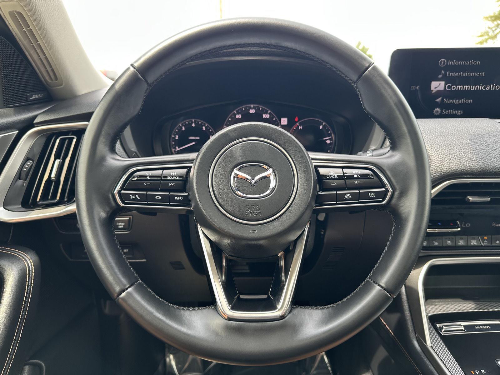 Vehicle photo 12