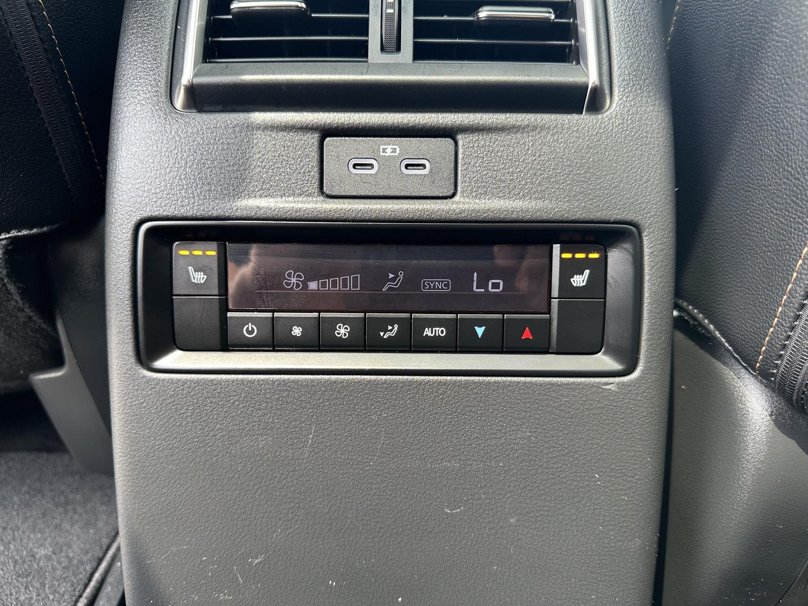 Vehicle photo 21