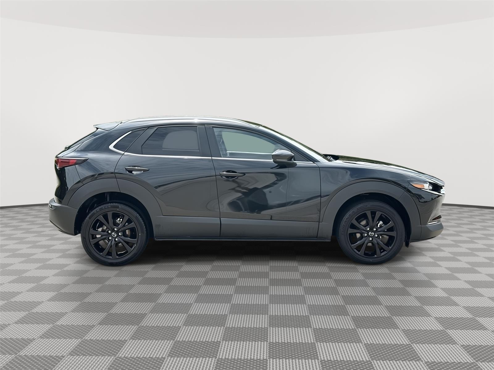 Vehicle photo 6
