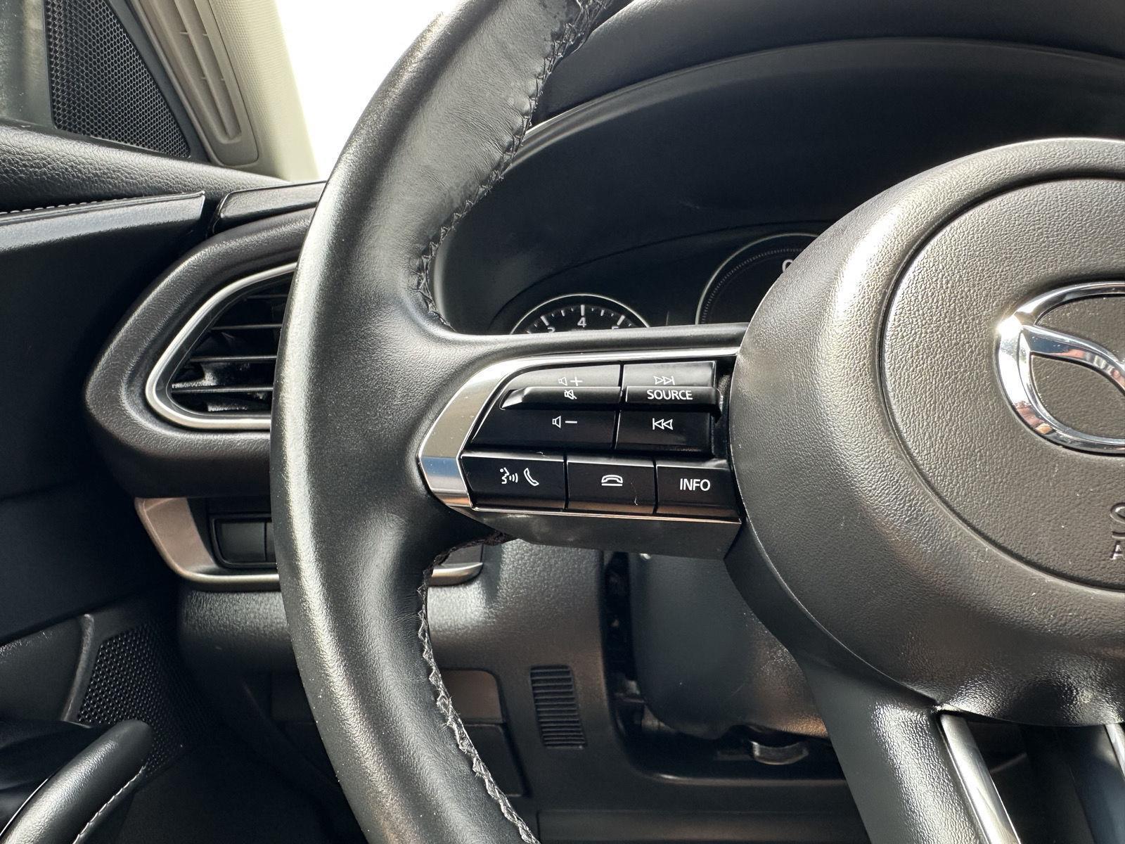 Vehicle photo 12