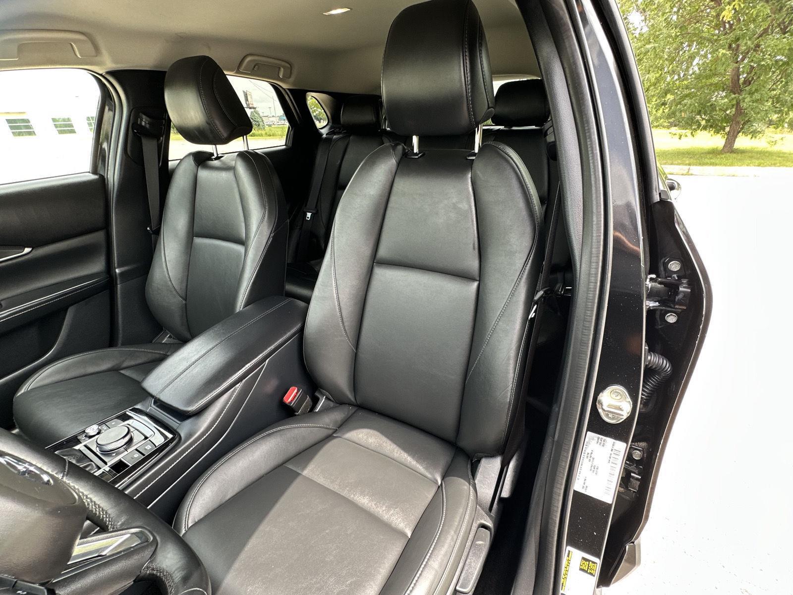 Vehicle photo 17