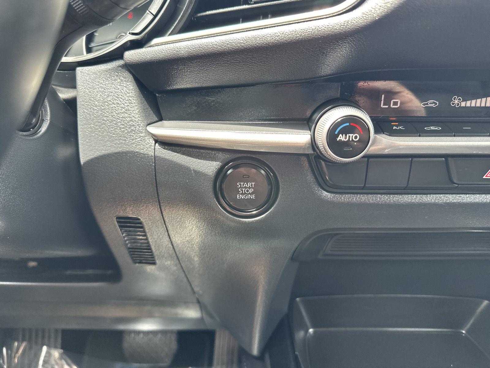 Vehicle photo 23