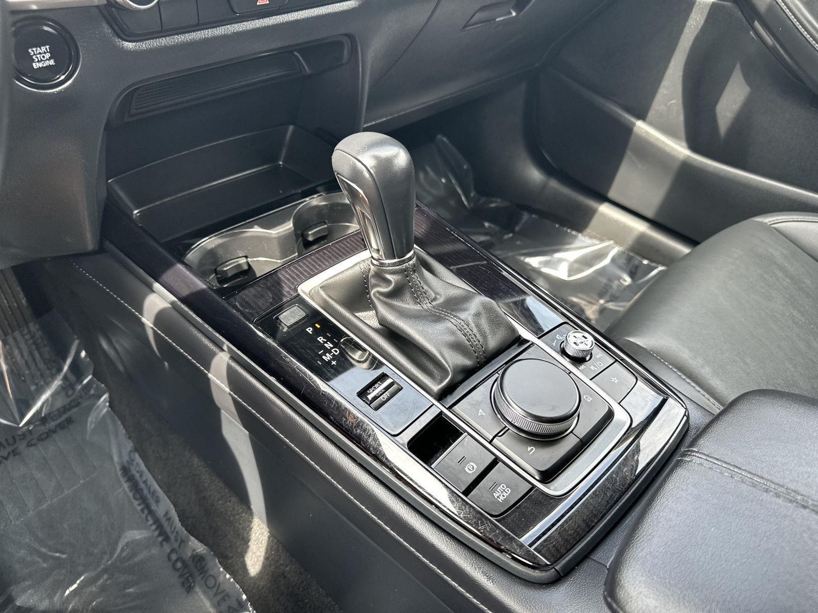 Vehicle photo 26