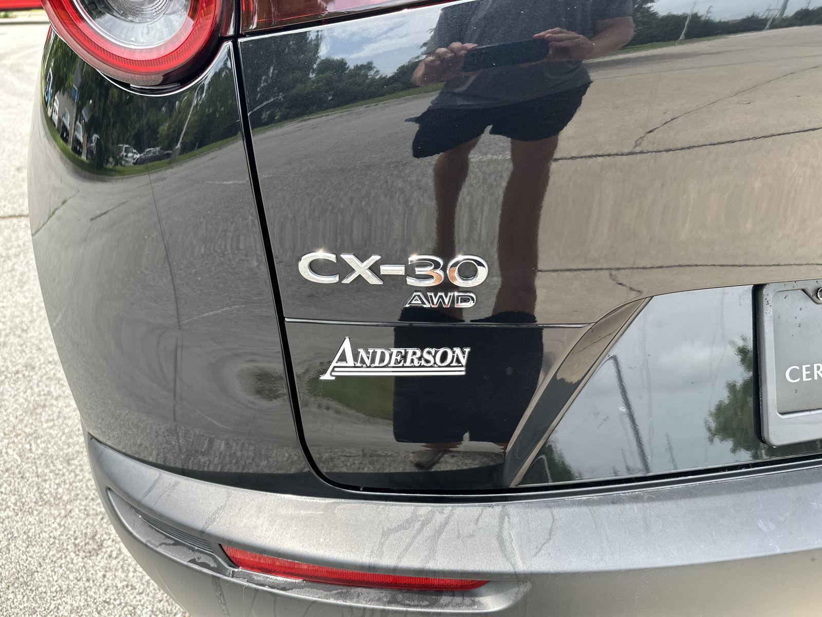 Vehicle photo 32