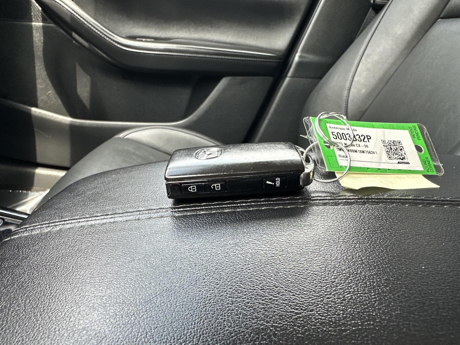 Vehicle photo 33