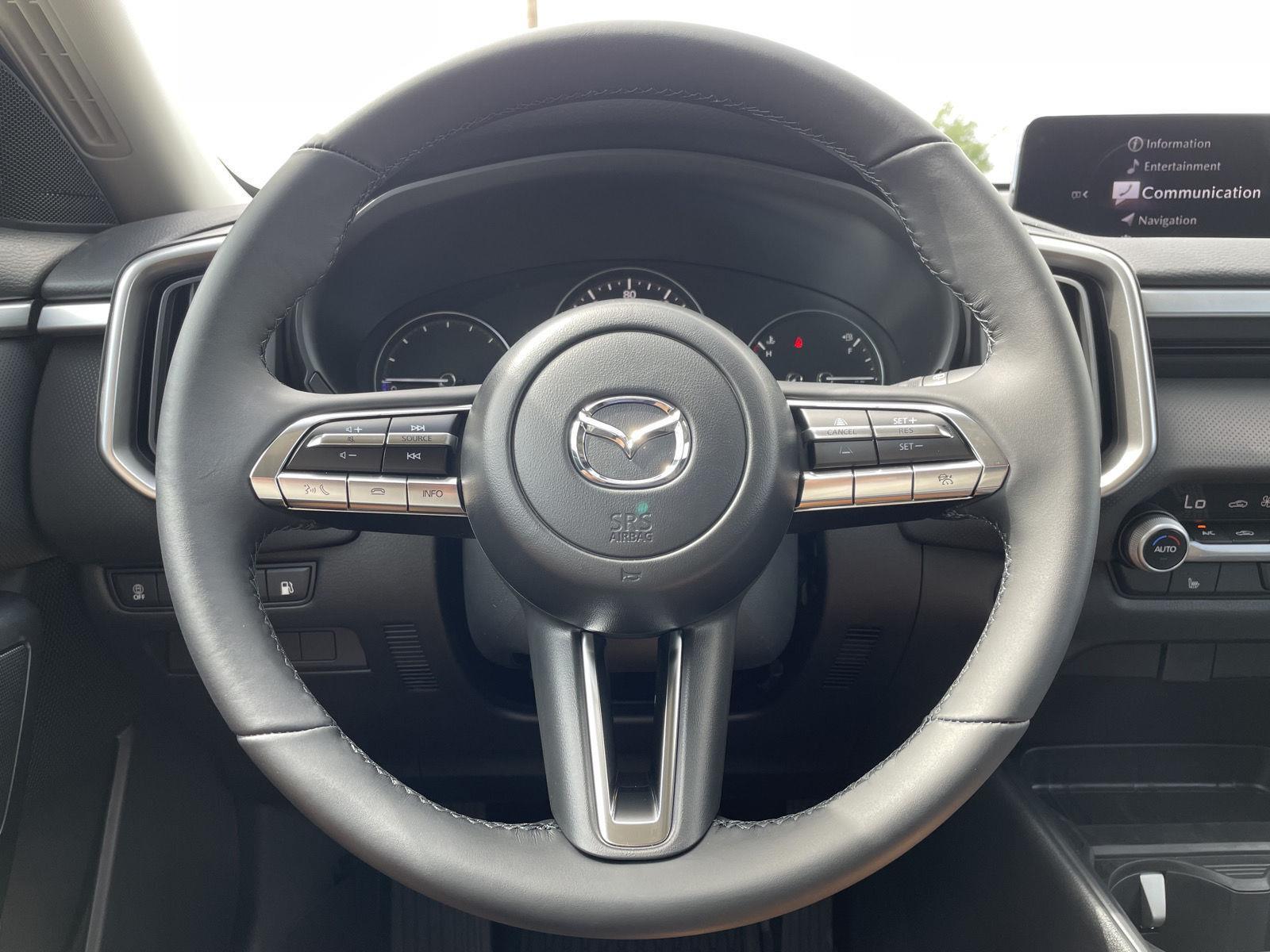 Vehicle photo 11