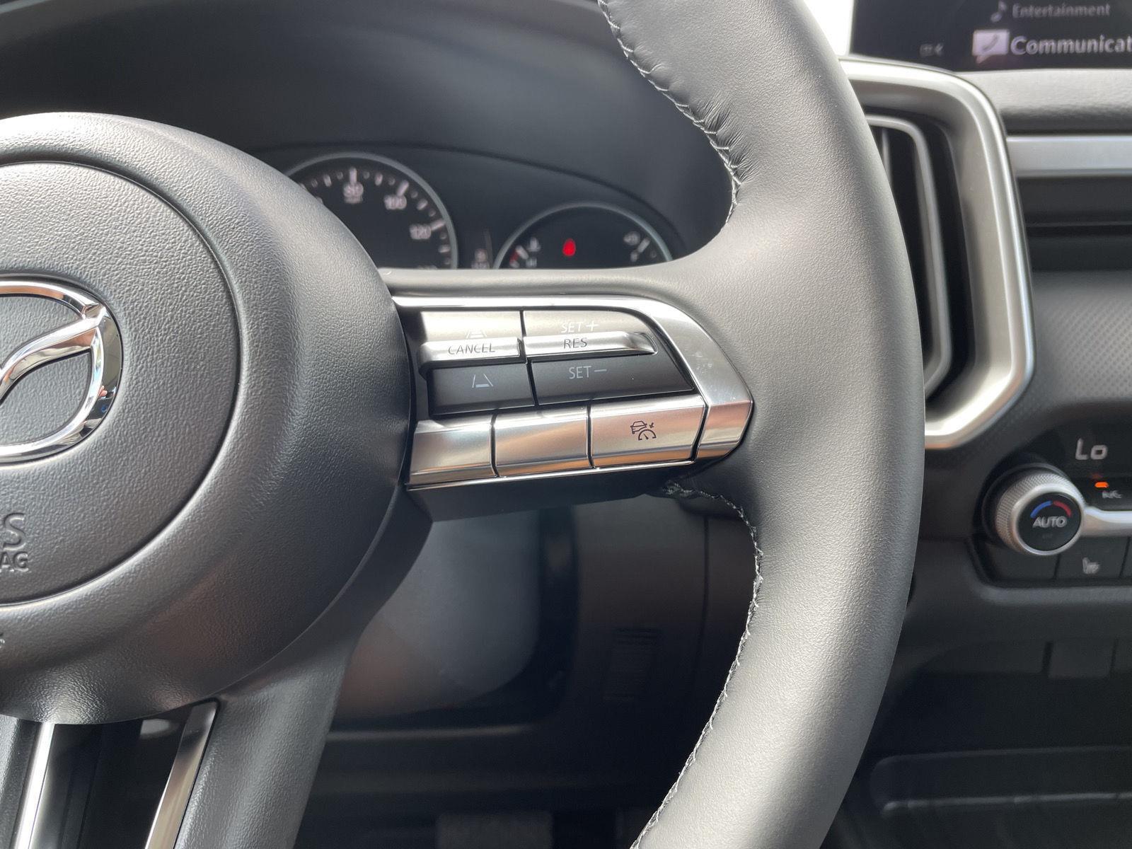 Vehicle photo 13