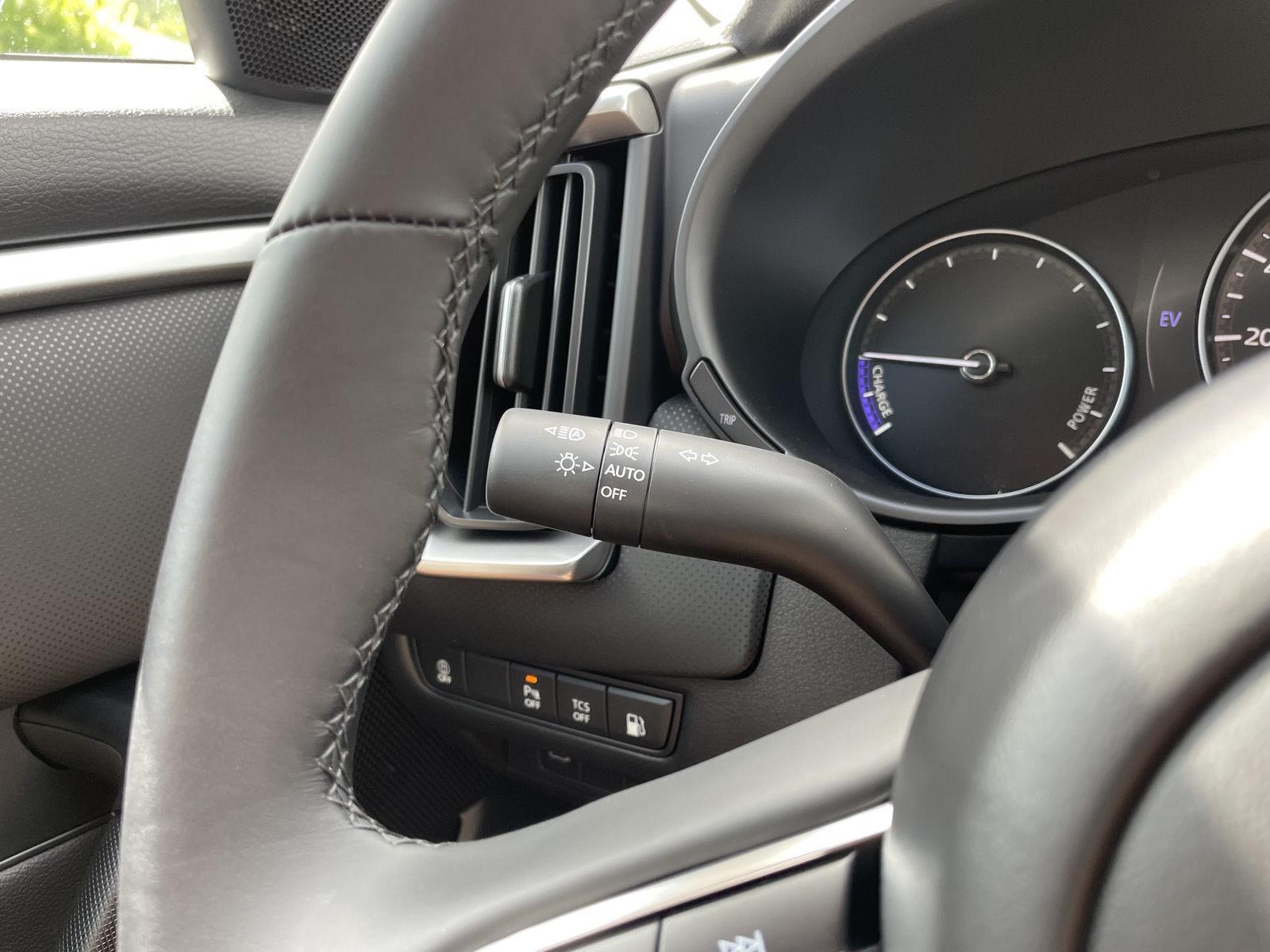 Vehicle photo 15