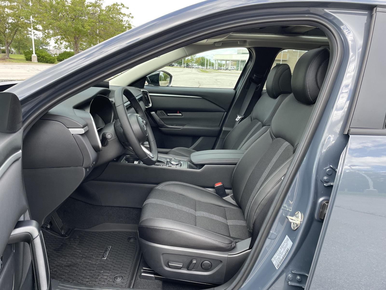 Vehicle photo 16
