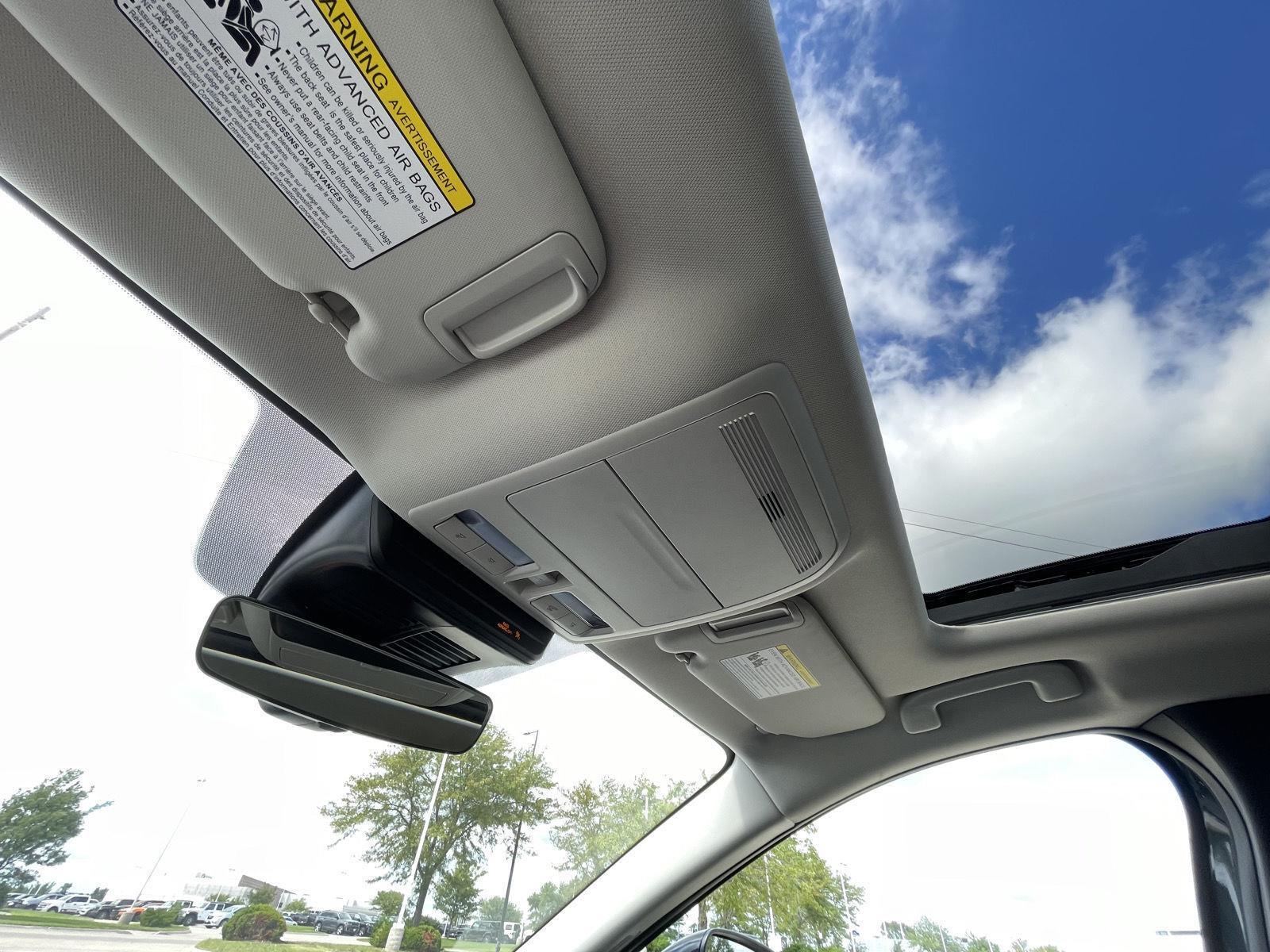 Vehicle photo 20
