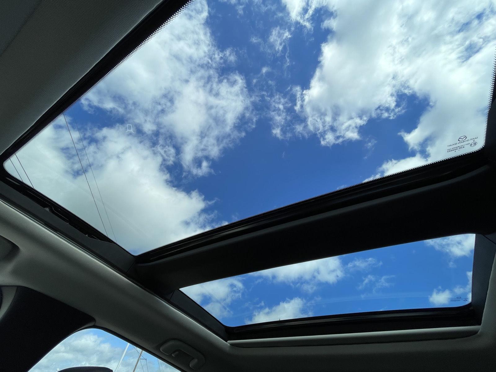 Vehicle photo 21
