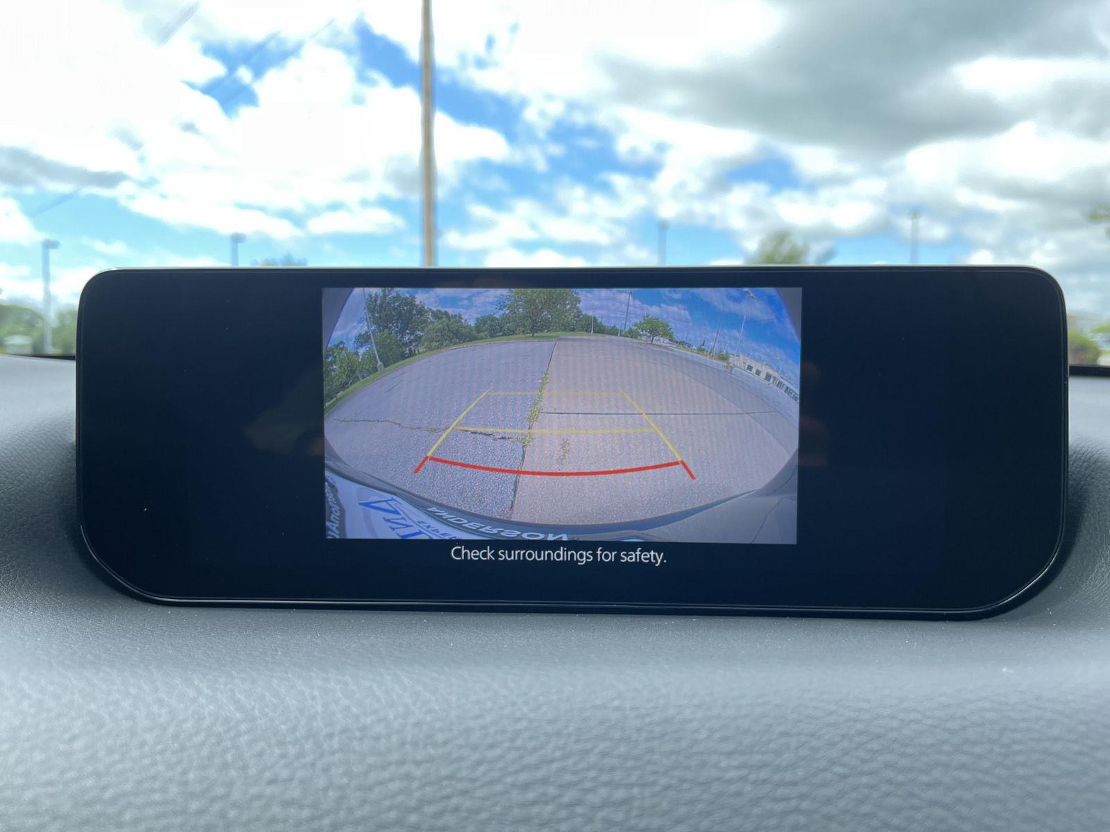 Vehicle photo 23