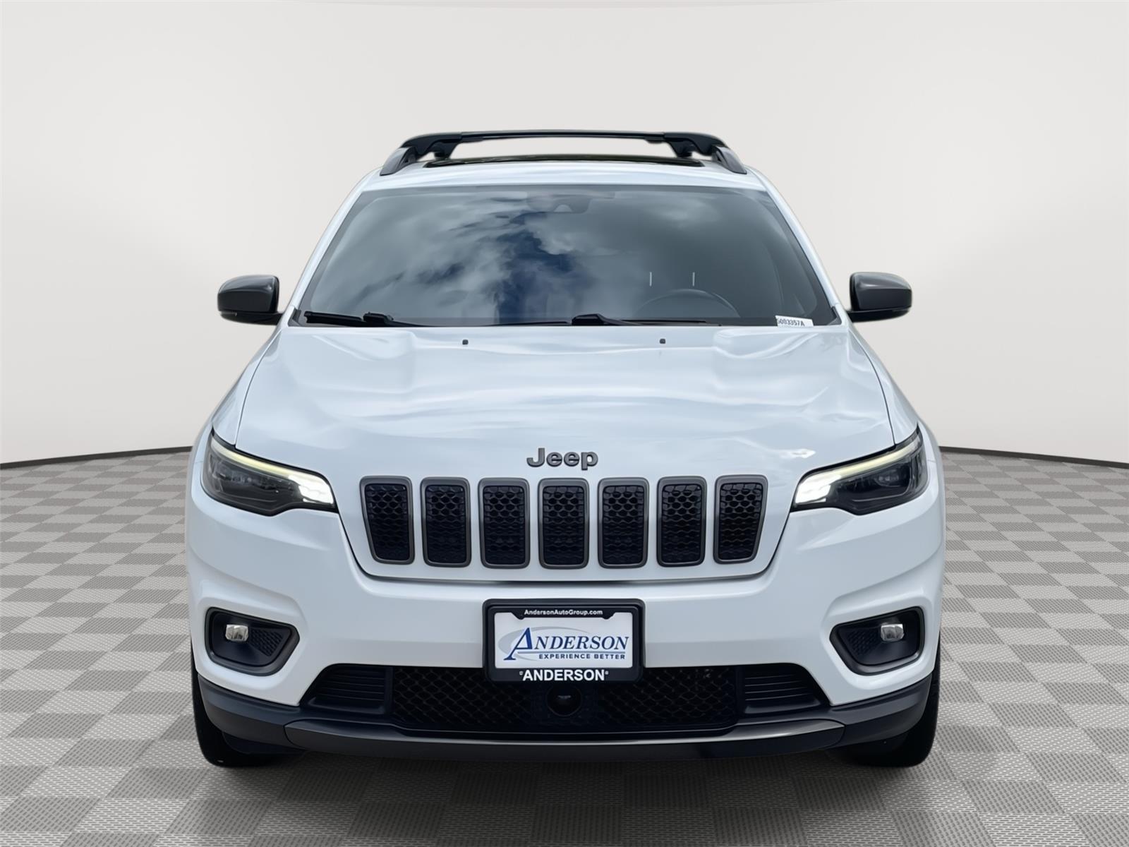 Vehicle photo 4