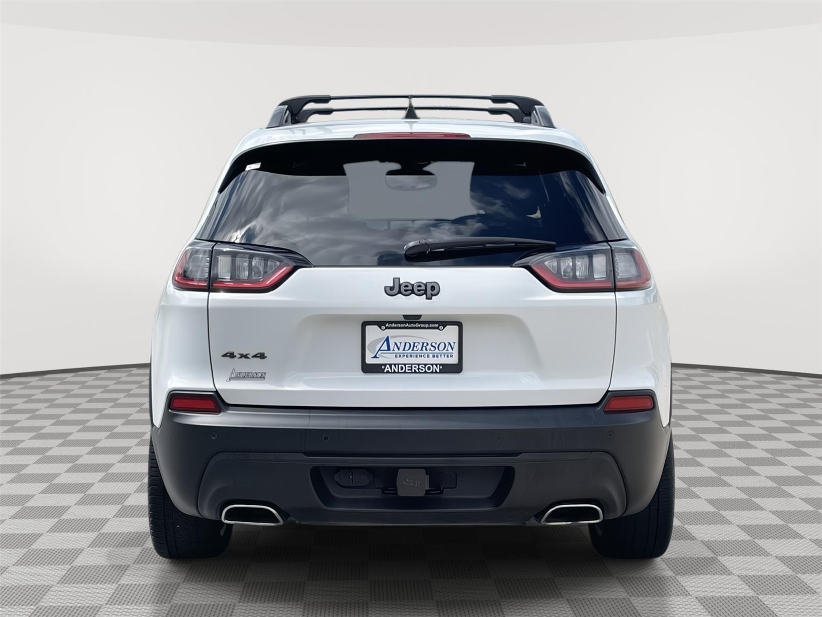 Vehicle photo 8
