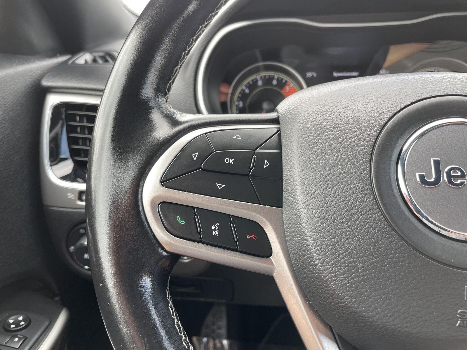Vehicle photo 12