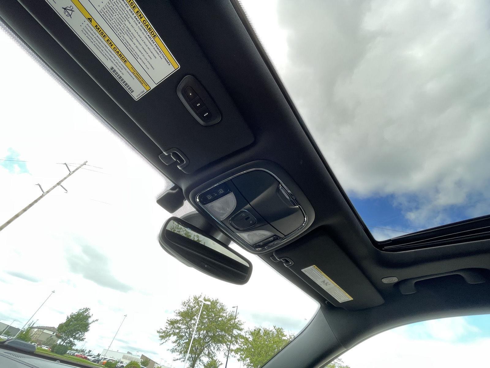 Vehicle photo 20