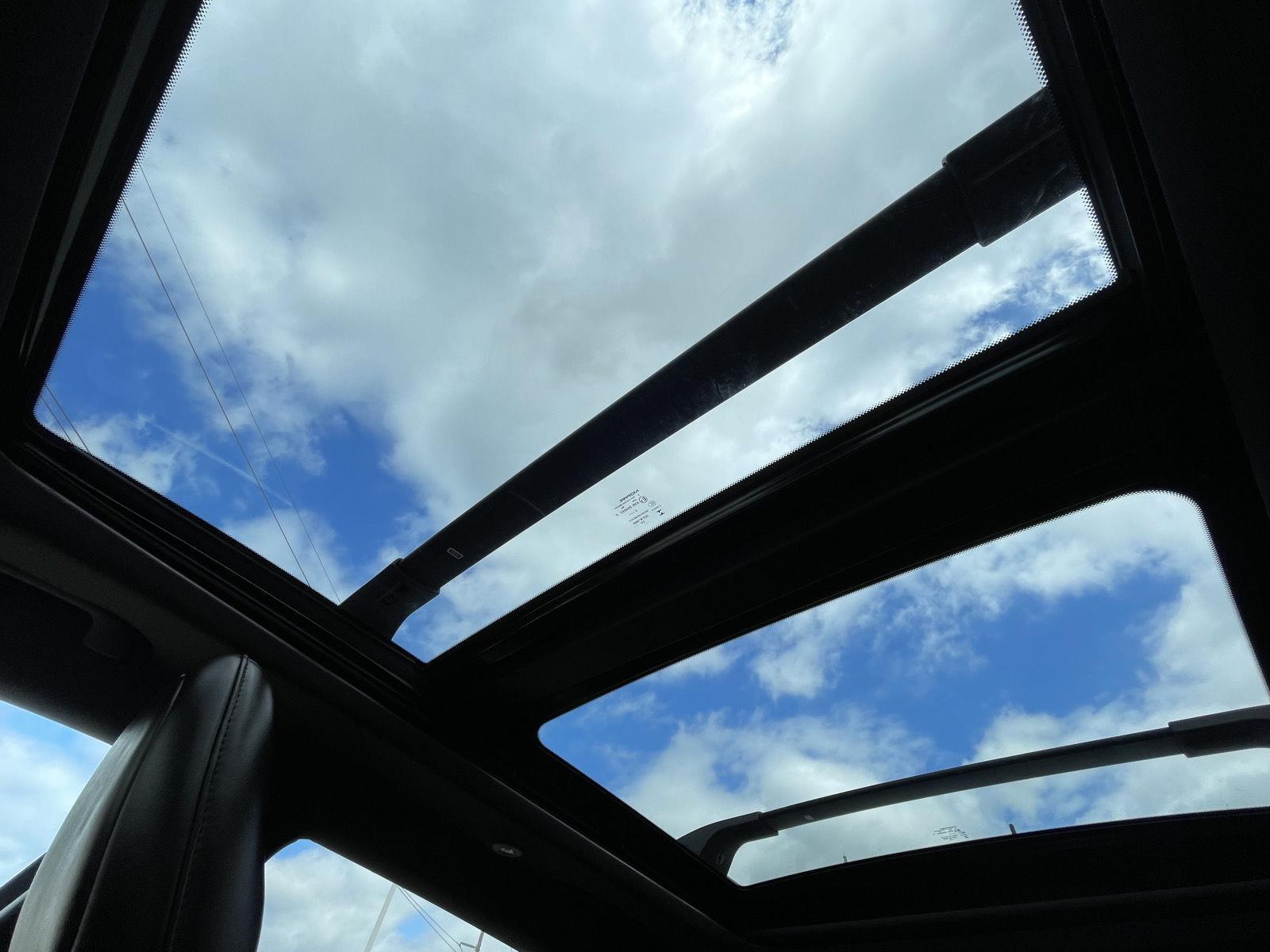 Vehicle photo 21