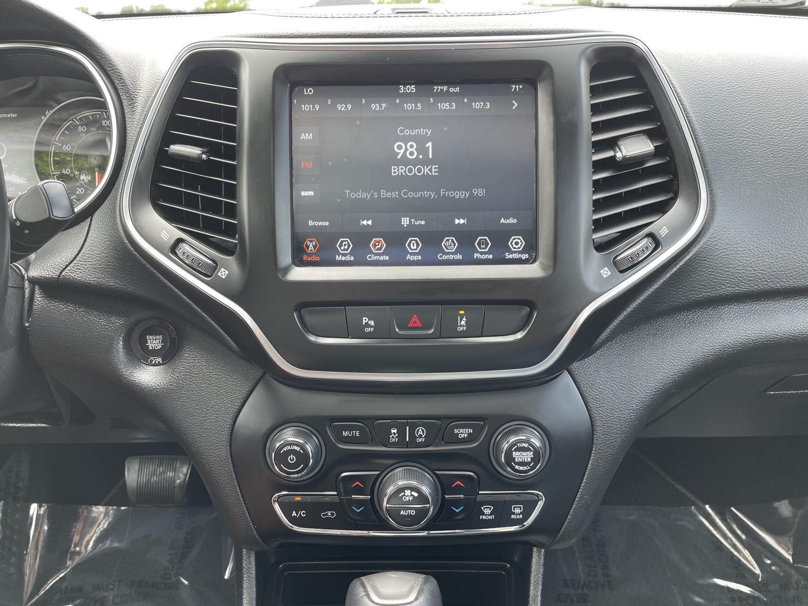Vehicle photo 22