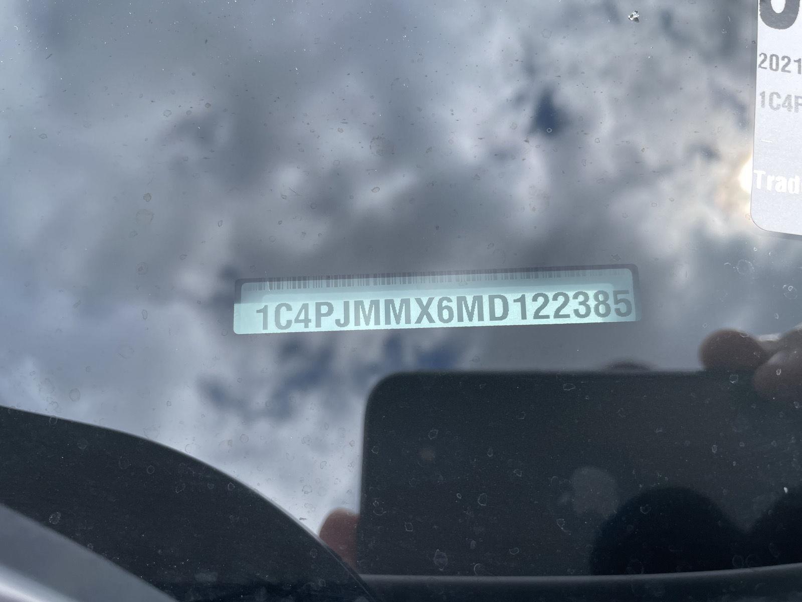 Vehicle photo 32
