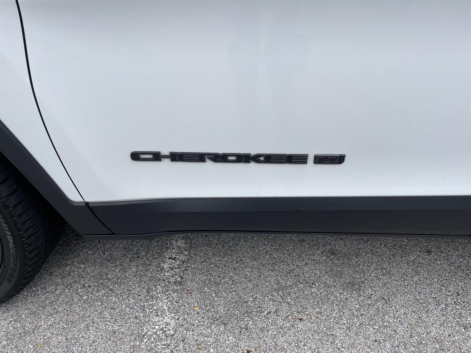 Vehicle photo 35