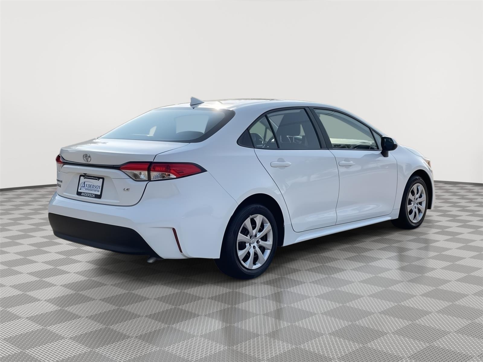 Vehicle photo 7