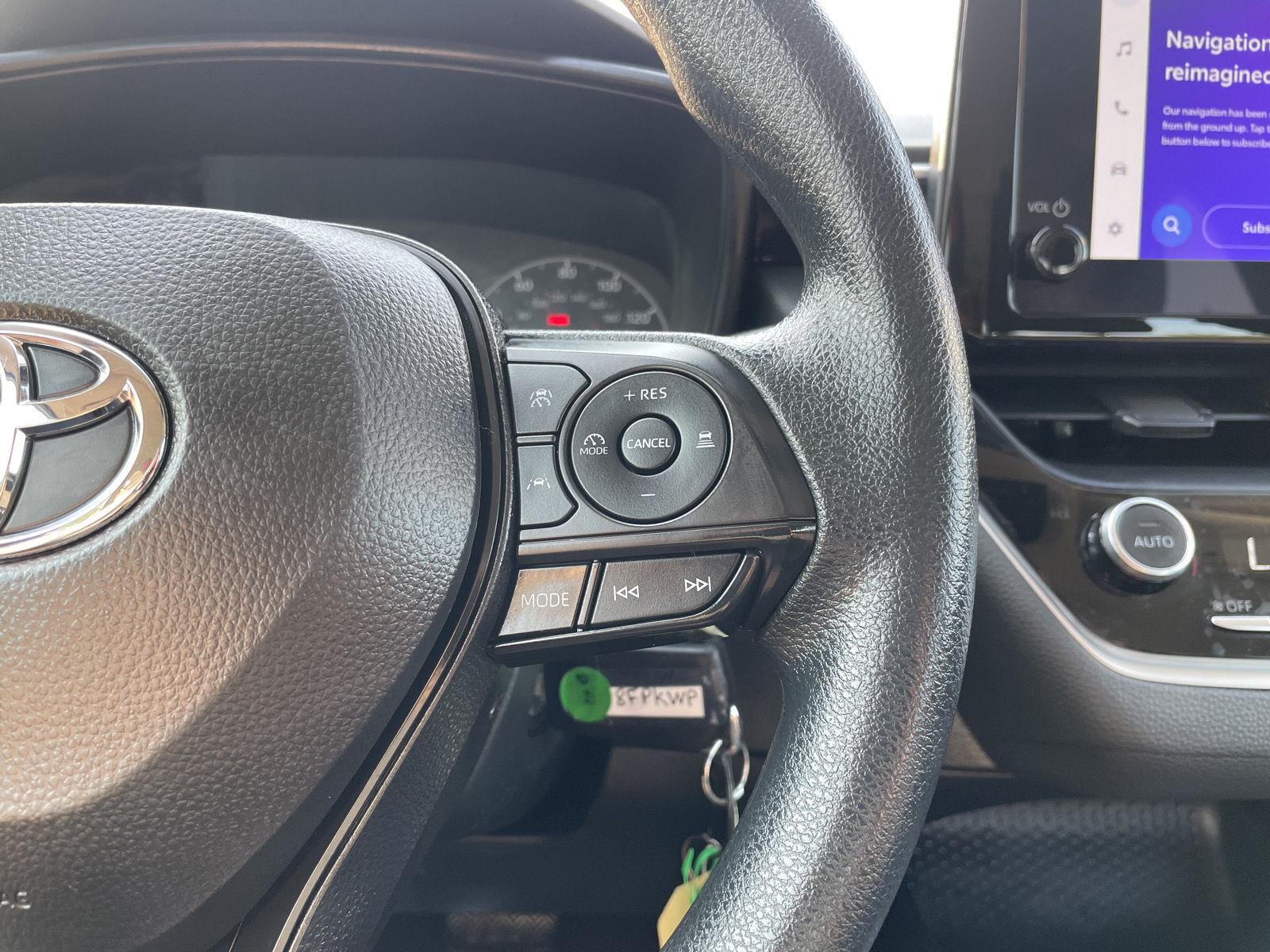 Vehicle photo 14