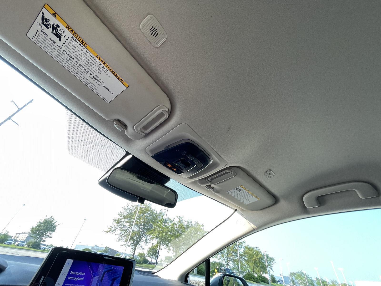 Vehicle photo 21