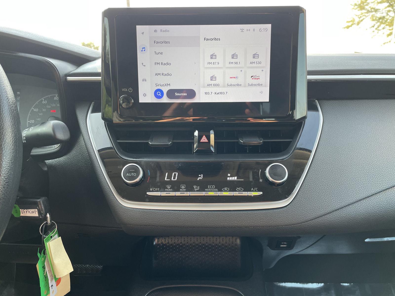 Vehicle photo 22