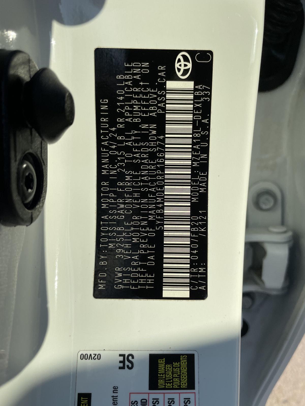 Vehicle photo 29
