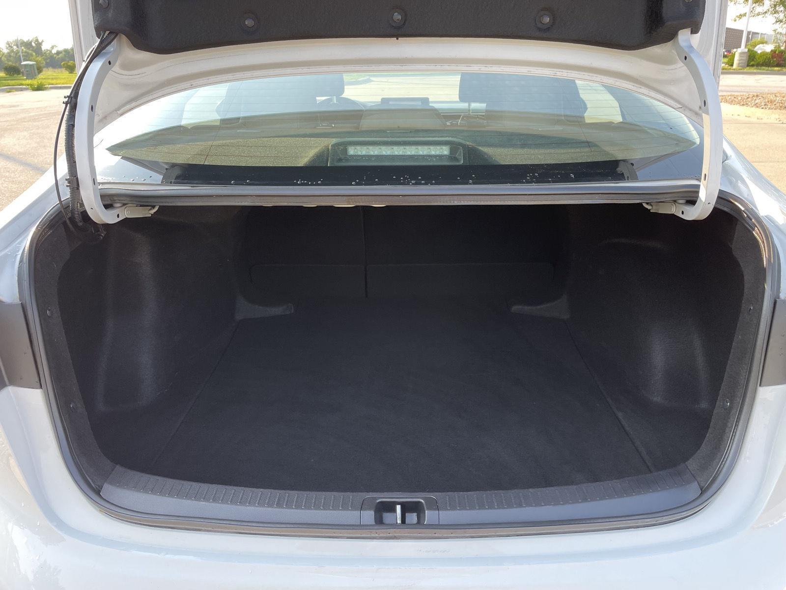 Vehicle photo 32
