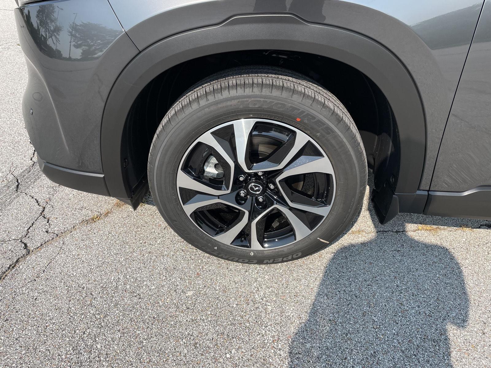 Vehicle photo 10