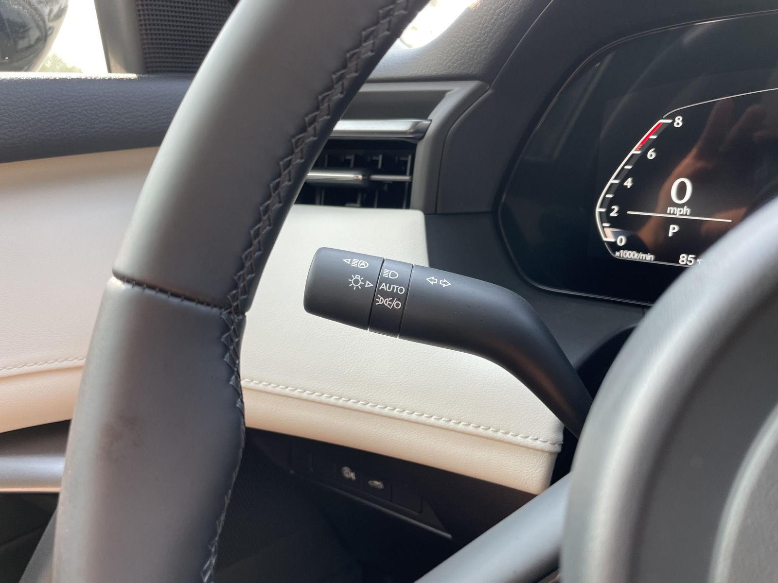 Vehicle photo 15