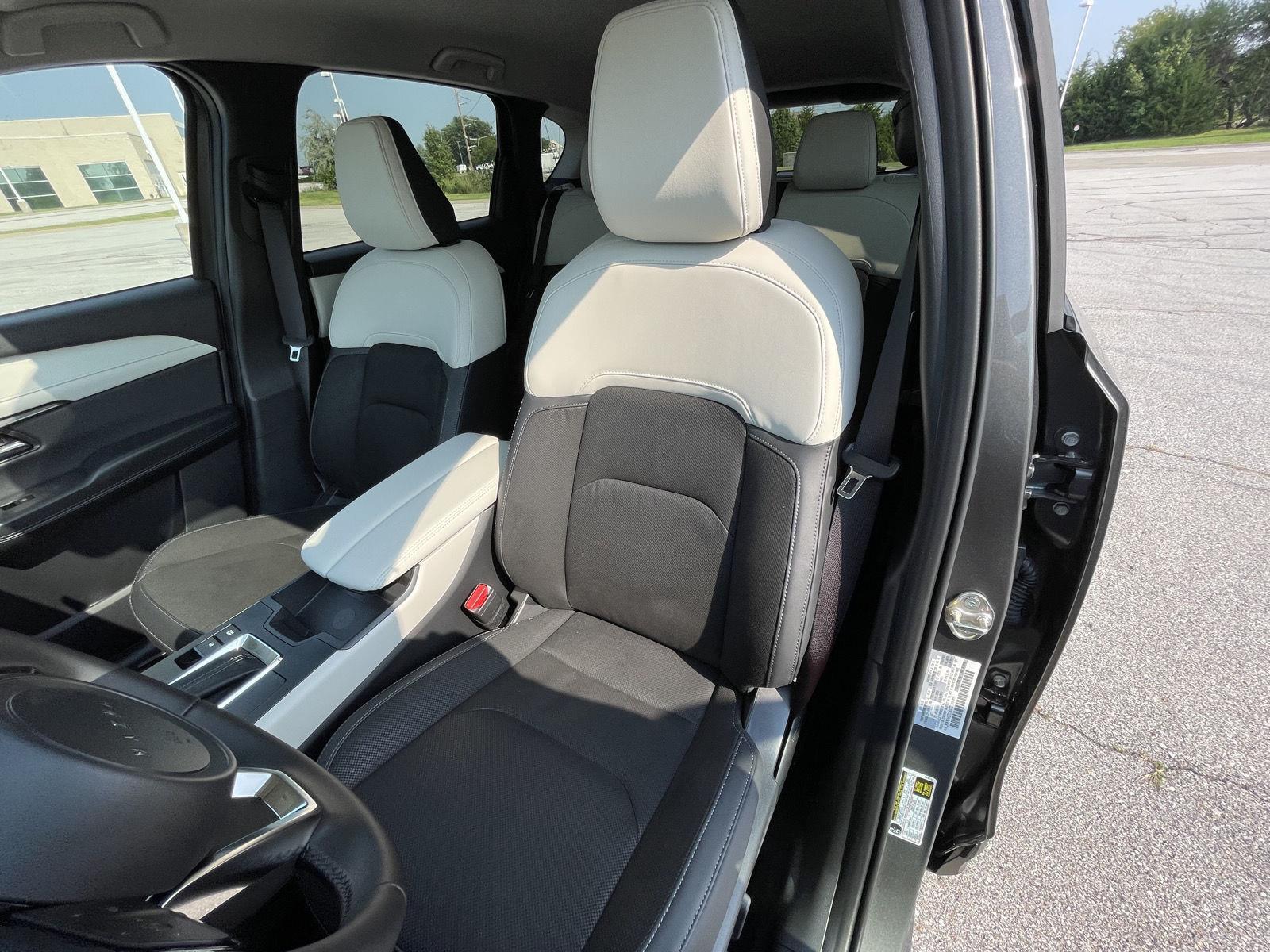 Vehicle photo 17