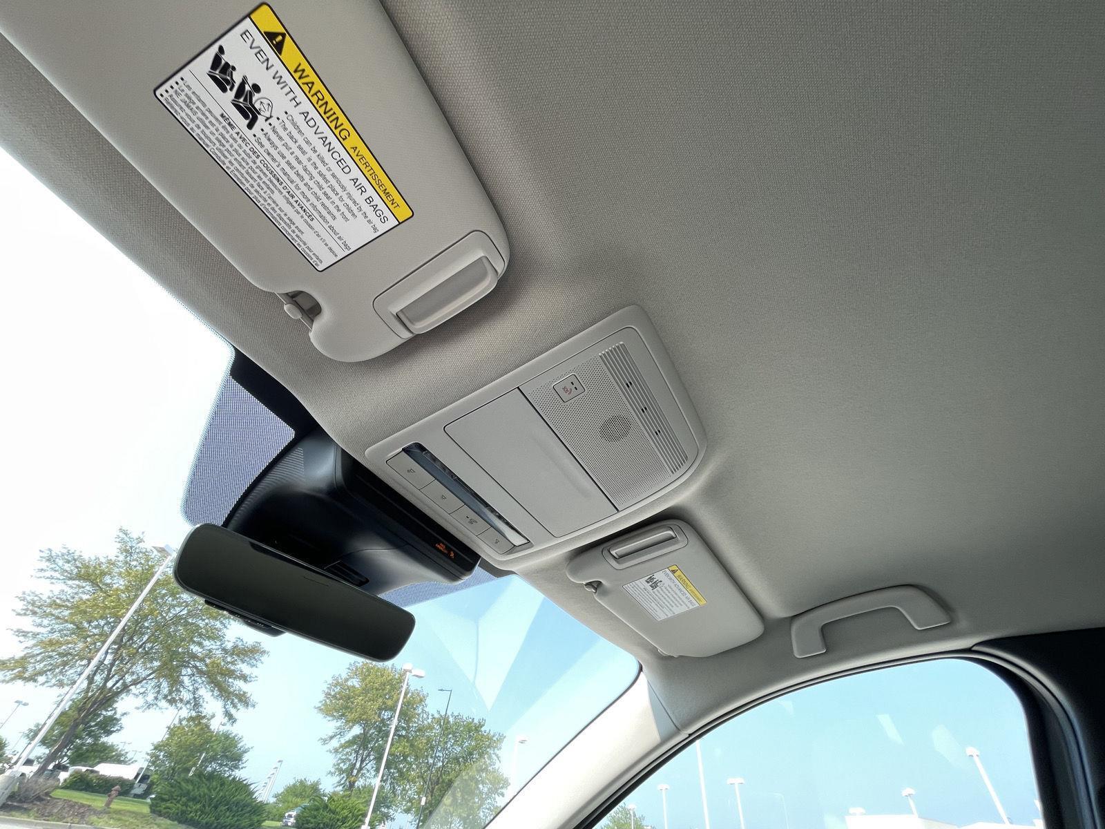 Vehicle photo 20