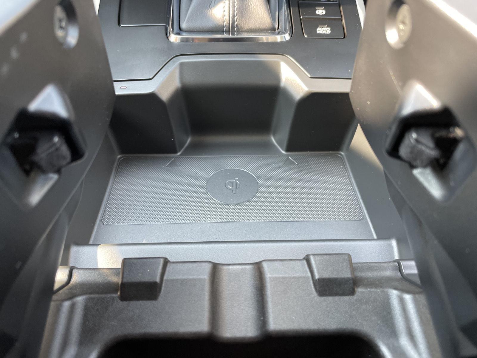 Vehicle photo 27