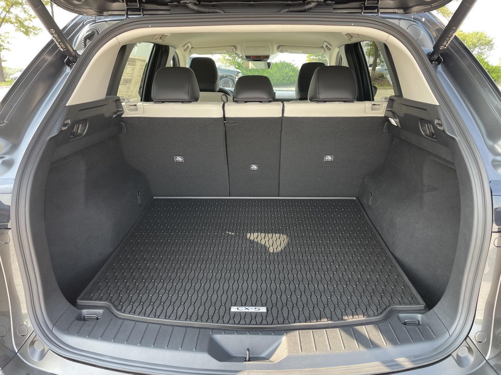 Vehicle photo 32