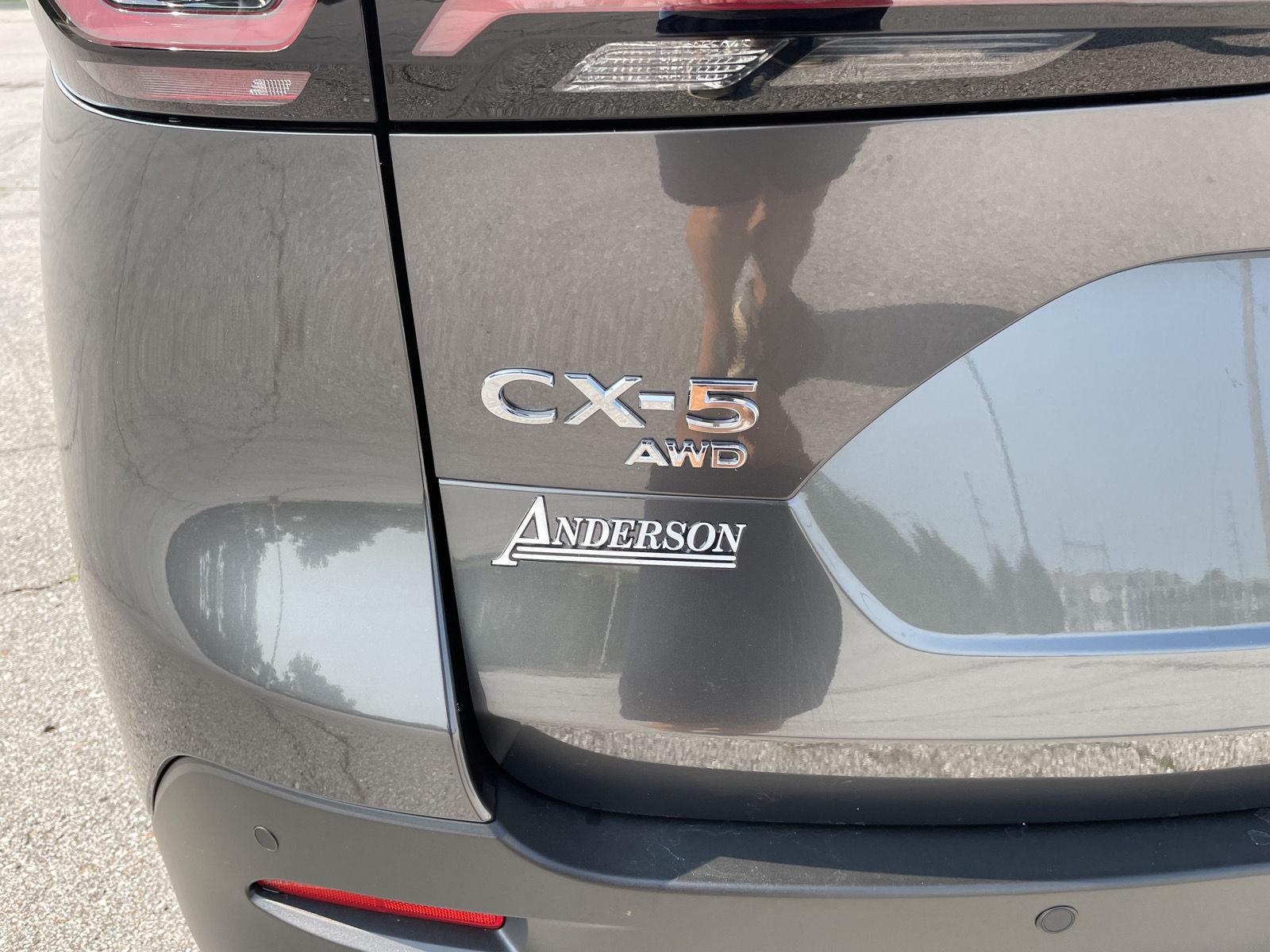 Vehicle photo 34