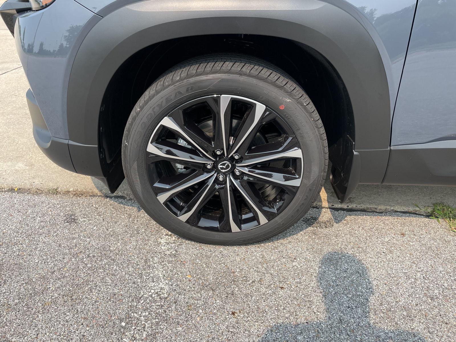 Vehicle photo 10