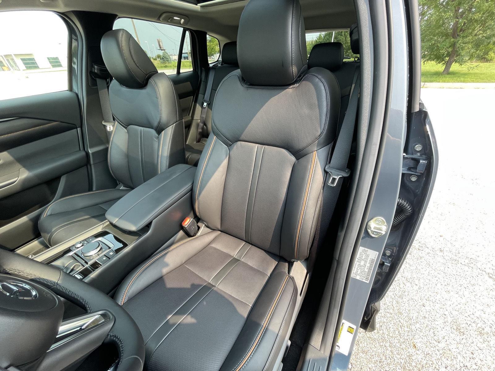 Vehicle photo 17