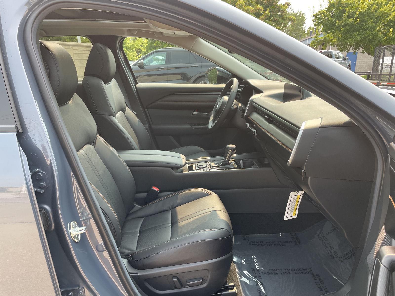 Vehicle photo 18