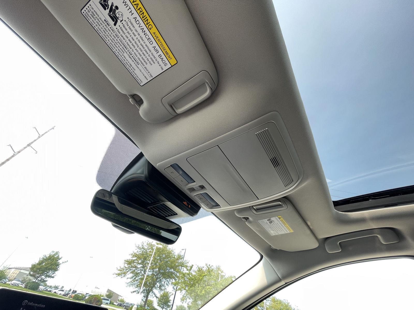 Vehicle photo 20