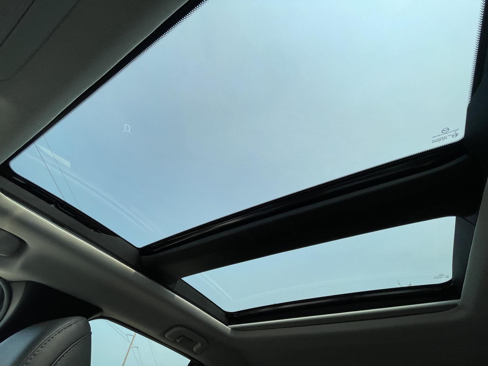 Vehicle photo 21