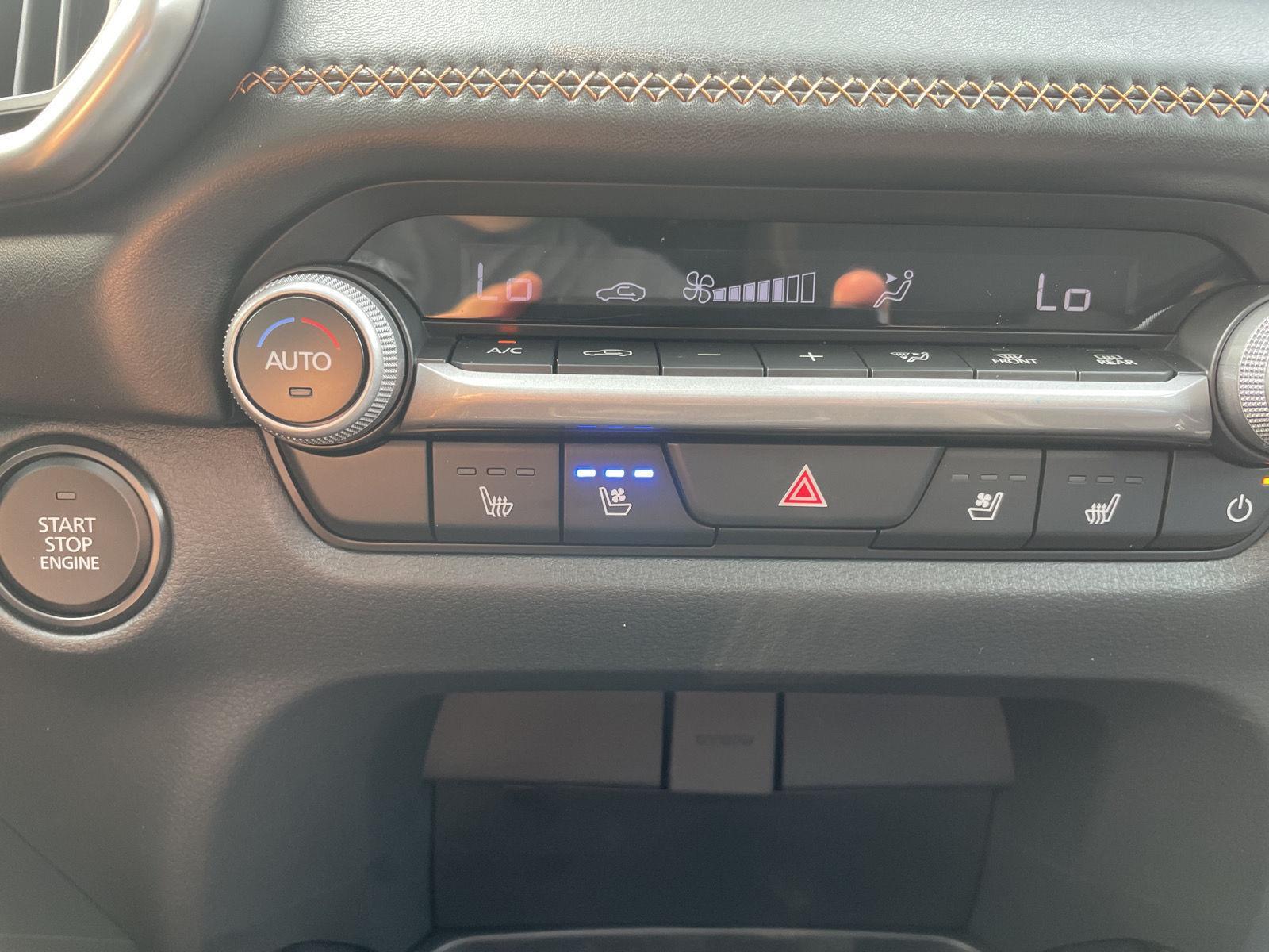 Vehicle photo 27