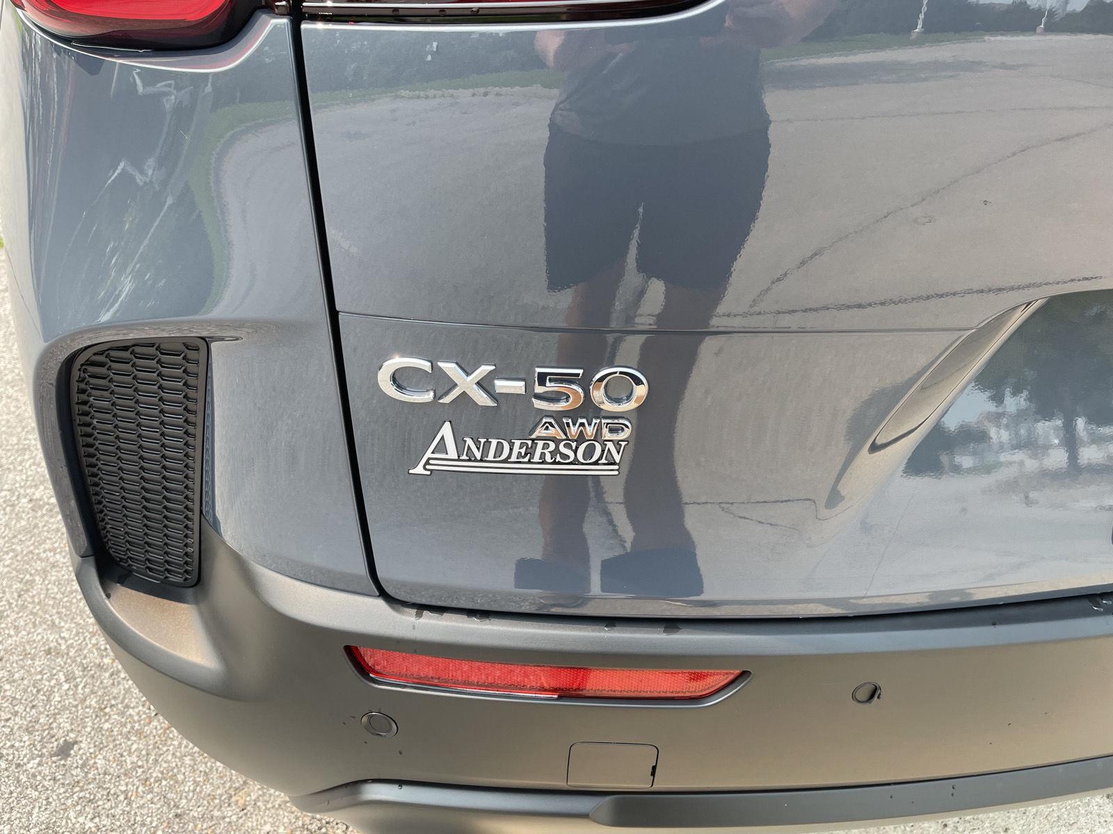 Vehicle photo 37