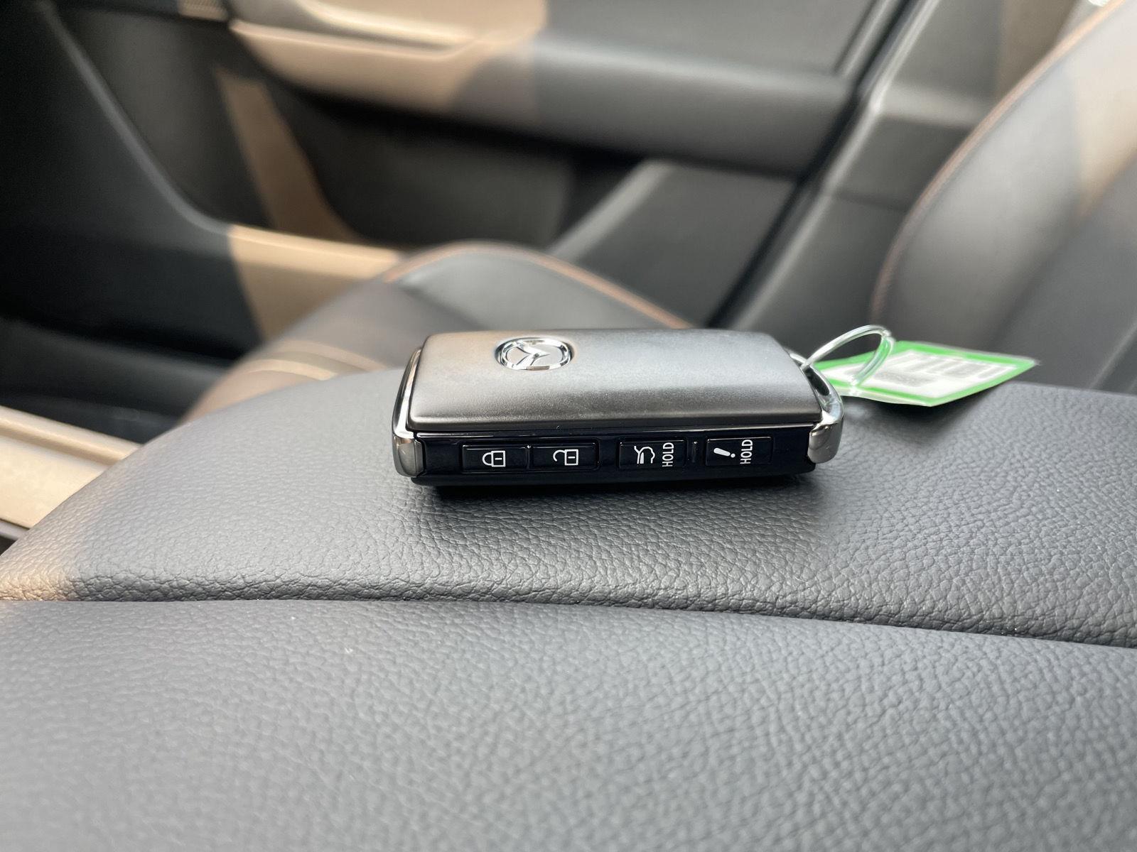 Vehicle photo 38
