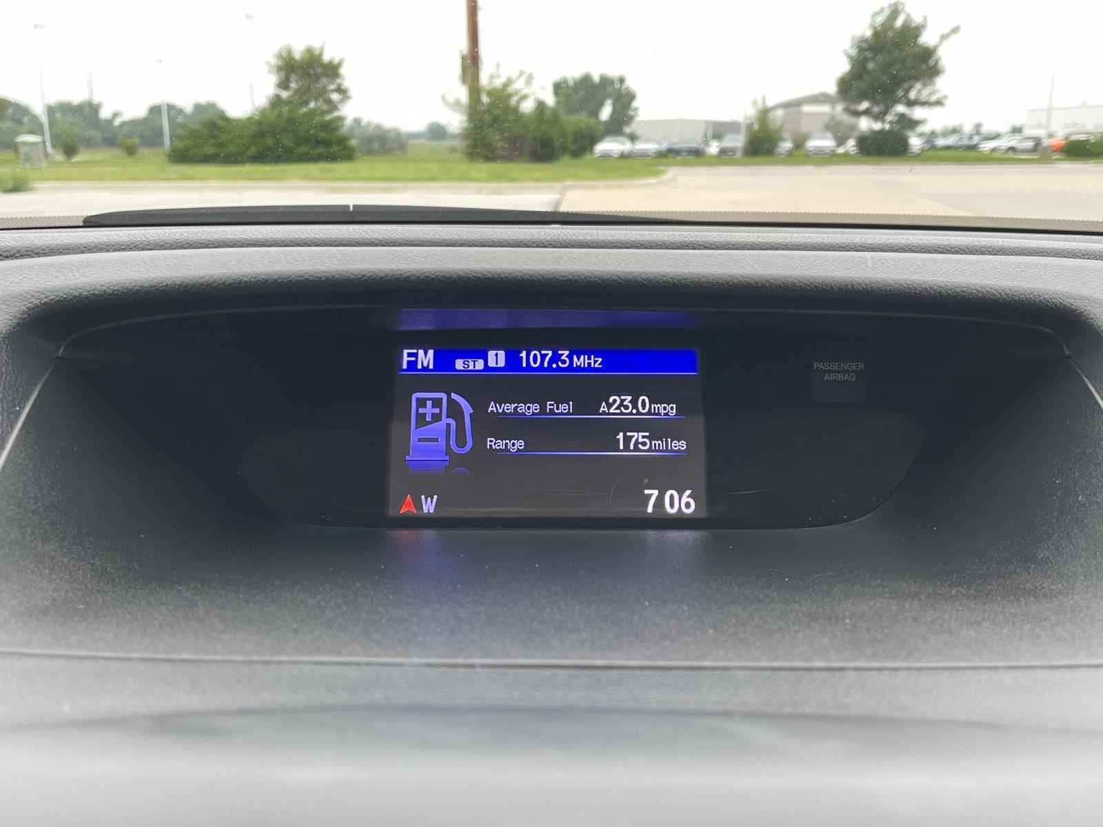 Vehicle photo 24